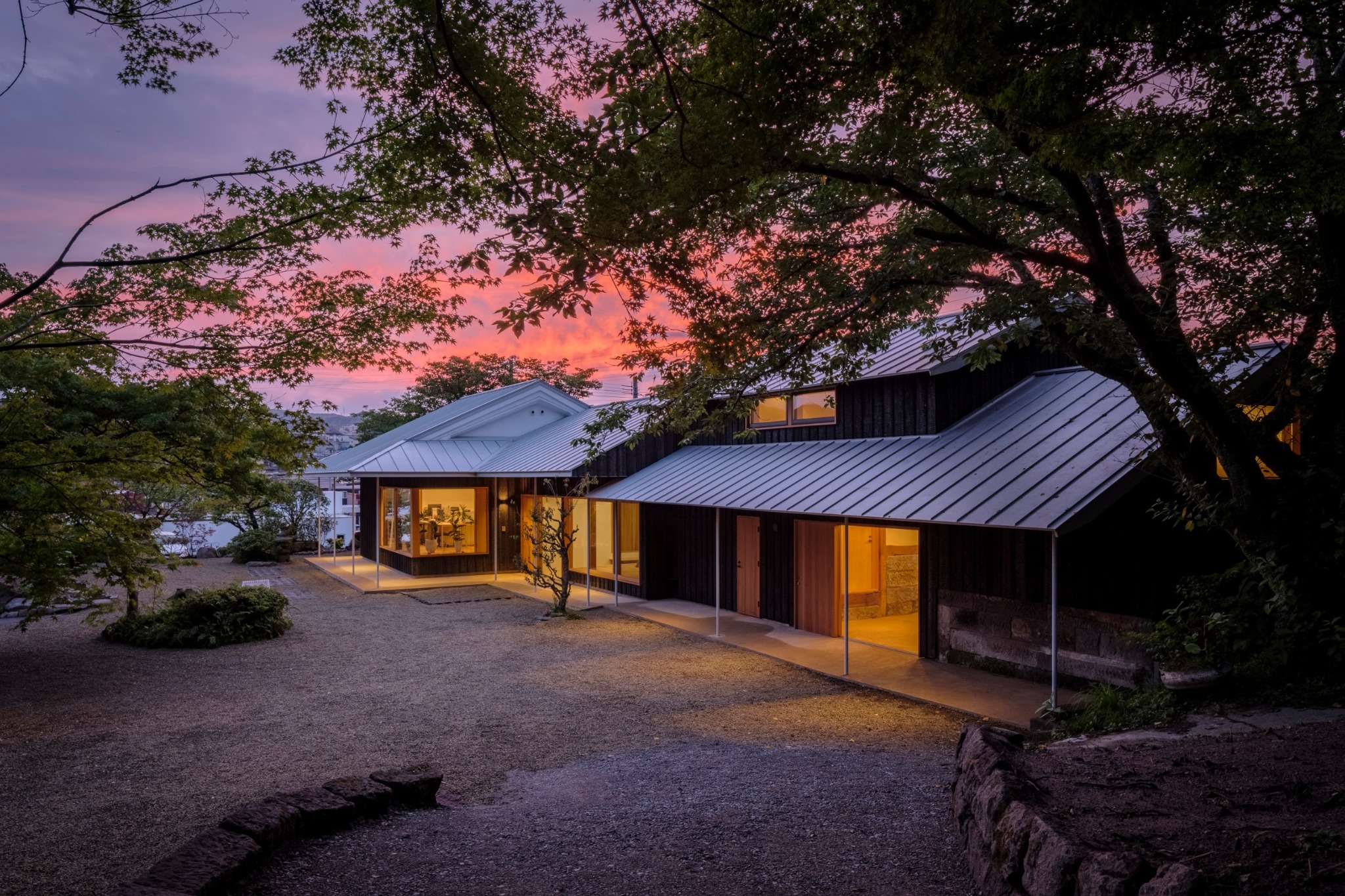 夕暮れのなかまの家
